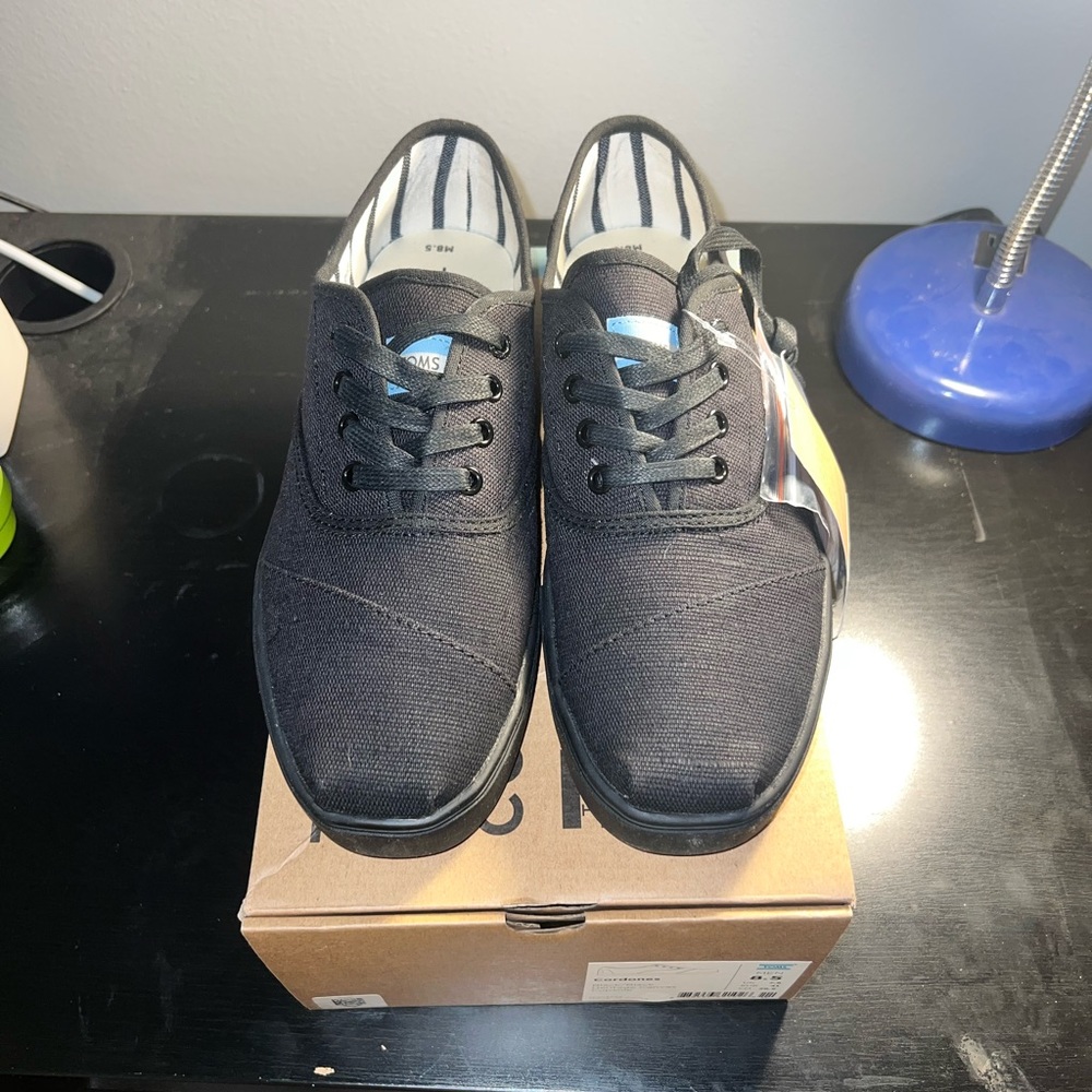 TOMS Cordones
